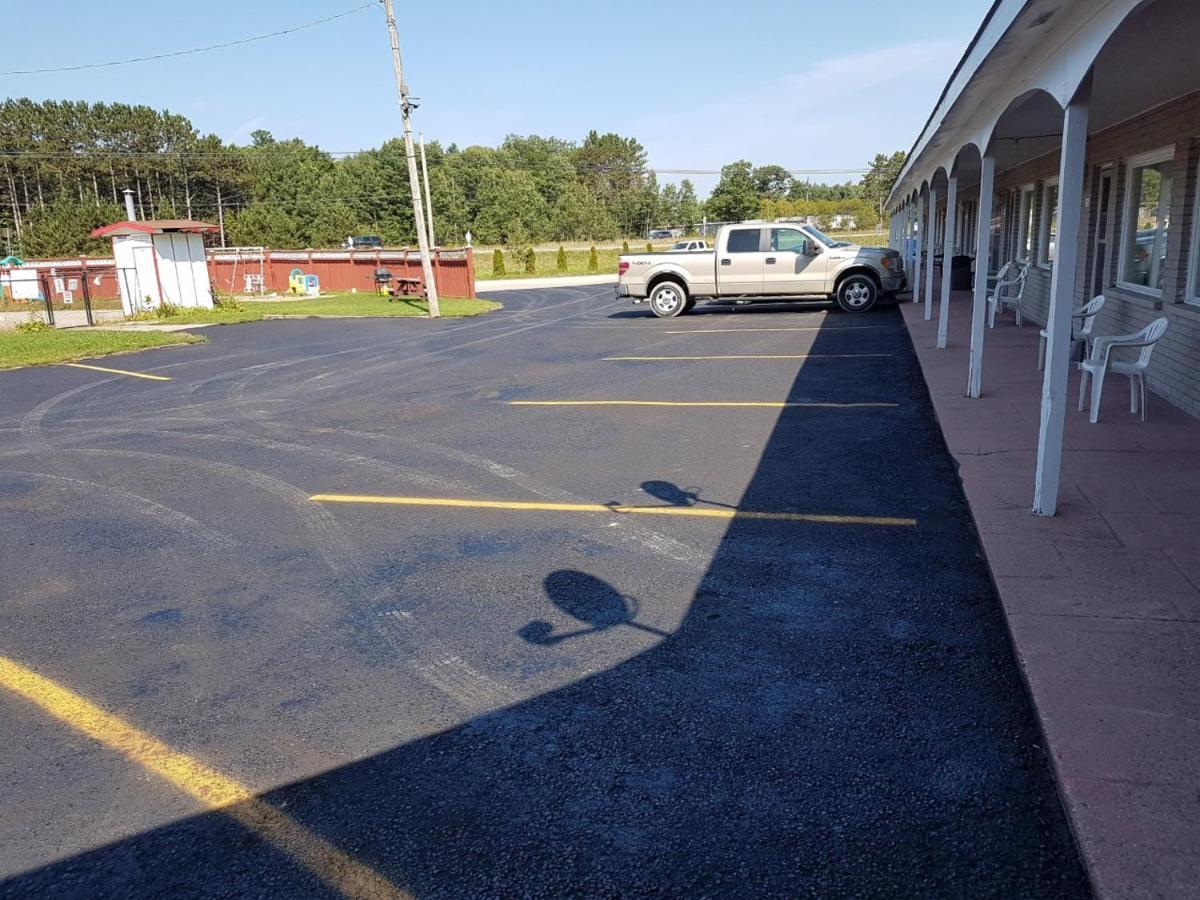 Skyways Motel グレイブンハースト エクステリア 写真